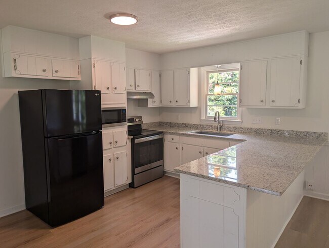 Photo - CherryVille Downtown, 3 bedroom, 100% Upgr...