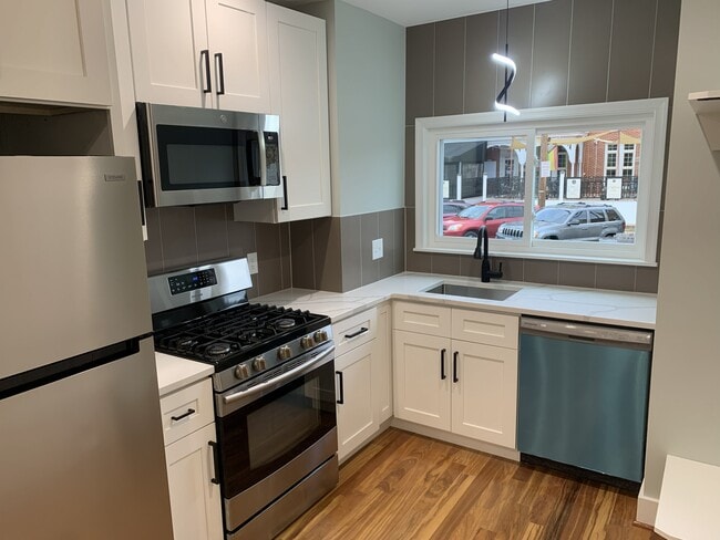 Photo - 3530 Chestnut Ave