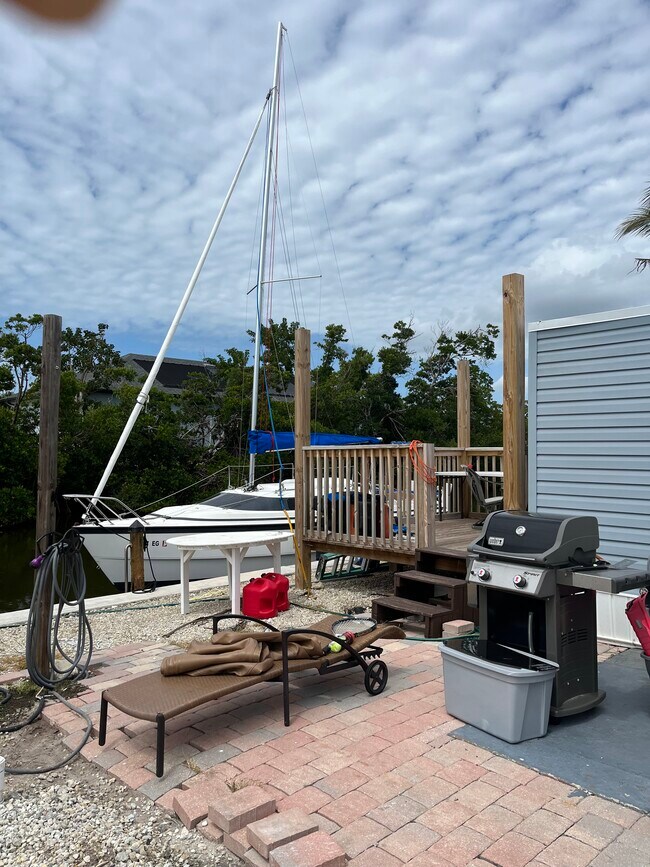 Photo - 2581 Oleander St