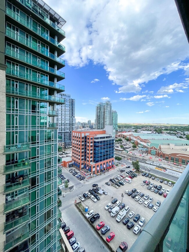 Photo - 210-215 15 Ave SE Unit 1603