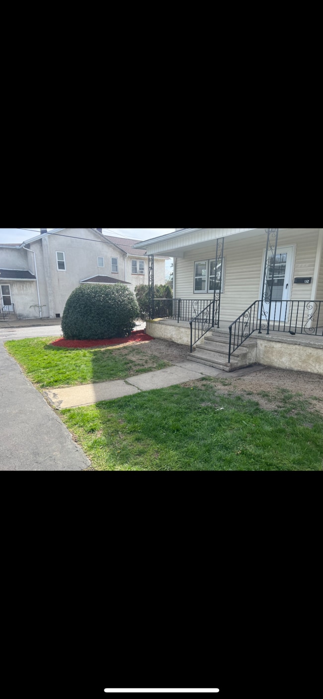 Photo - 130 S Apple St Apartments