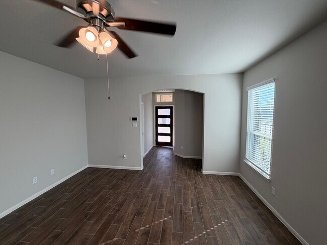 Photo - 1468 Sundown Gln Ln