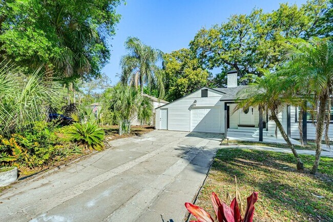 Photo - 1204 E Hamilton Ave