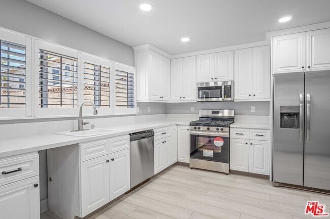 Building Photo - 8322 Colegio Dr Rental