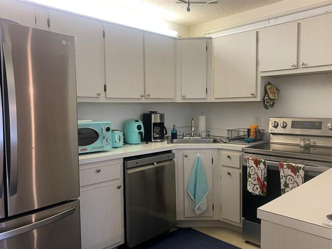 Photo - 320 Knotty Pine Cir Unit A2