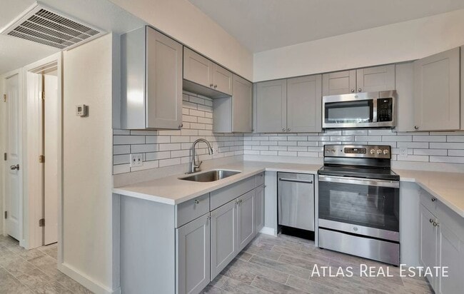 Photo - 2530 N 17th Way Apartment Unit 2