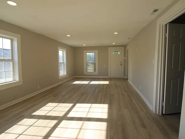 Photo - 102 Dale Ave