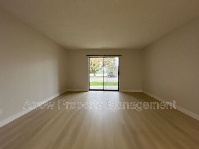 Photo - 2340 N 44th St Unit 2