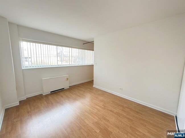 Photo - 2180 Center St Unit 1F