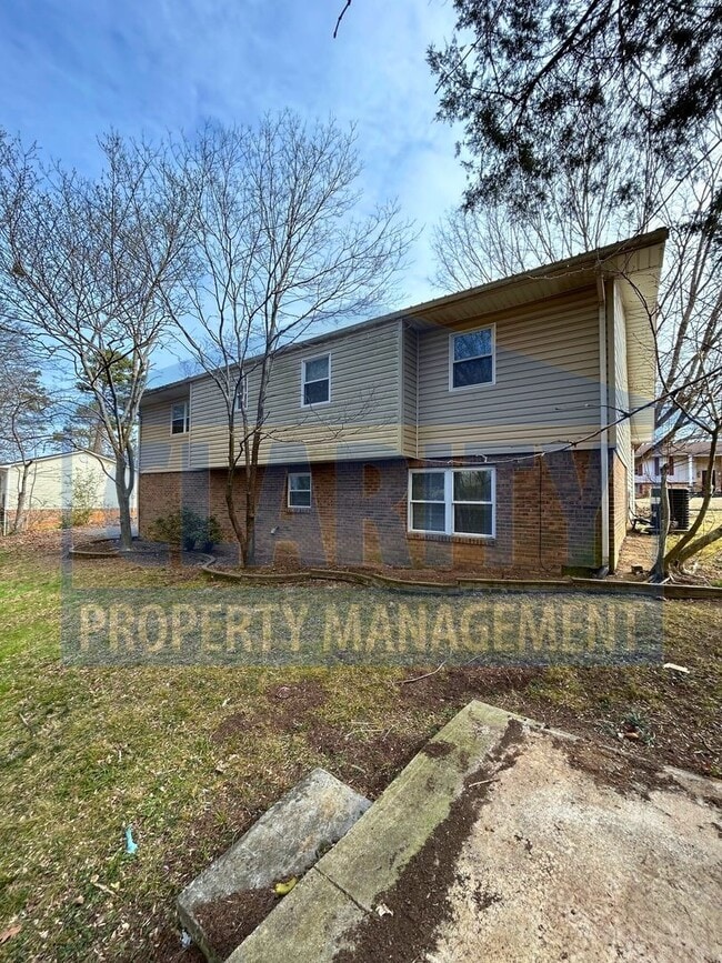 Photo - Three bedroom home w/ two bonus rooms!