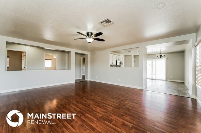 Photo - 2851 E Liverpool