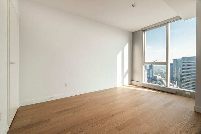 Photo - 1205 Pl. du Frere Andre Unit 5204