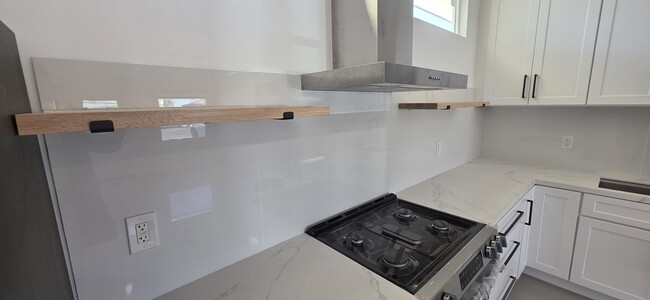 Building Photo - 2611 Grove St