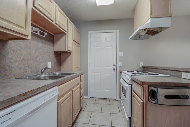 Photo - 2401 87th St Unidad B