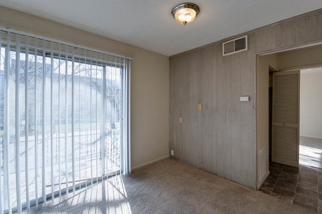 Photo - Wildcat Inn - College Heights & Denison