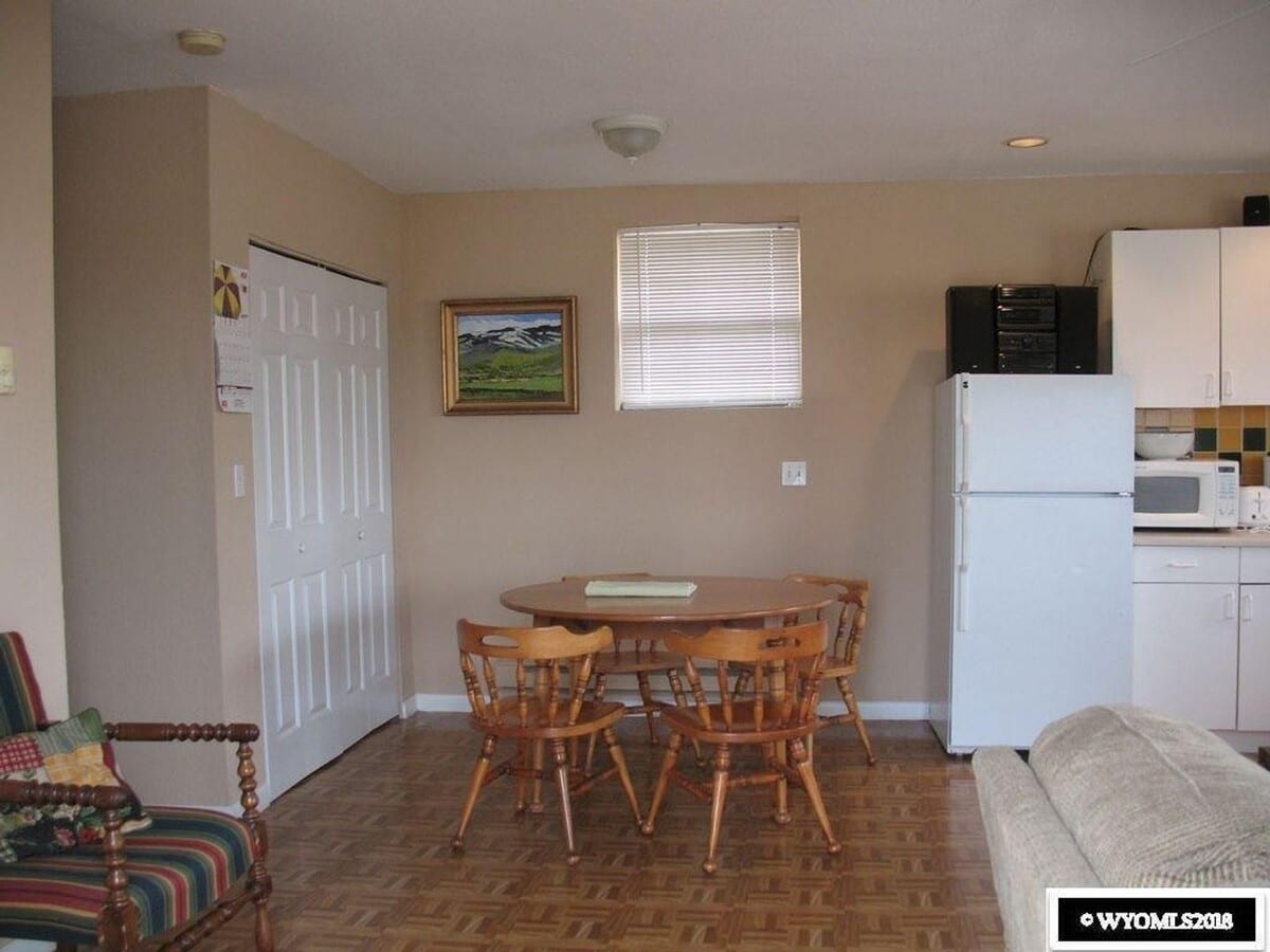 Photo - 707 S River St