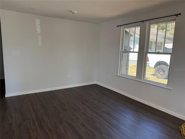 Photo - 512 W Dixie Ave