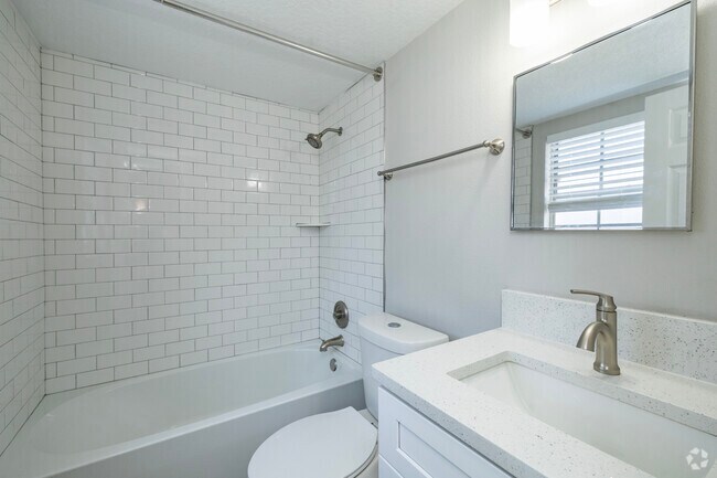 1BR, 1BA - 540SF - Bathroom