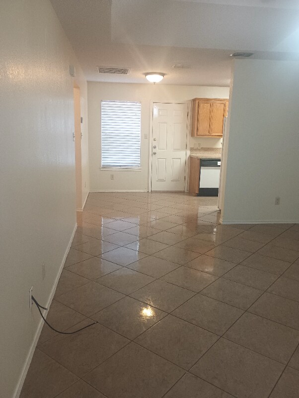 Photo - 915 Lexington Cir Unit 1