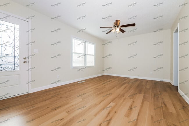 Photo - 6014 Everett Ave