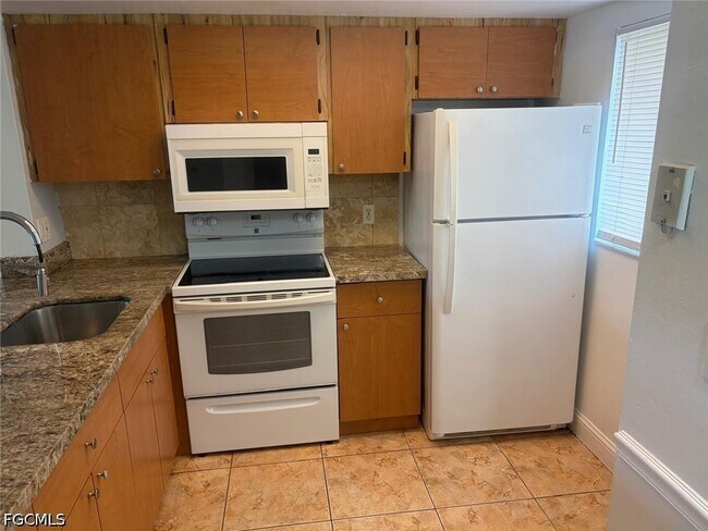 Photo - 2700 Park Windsor Dr Unit 713