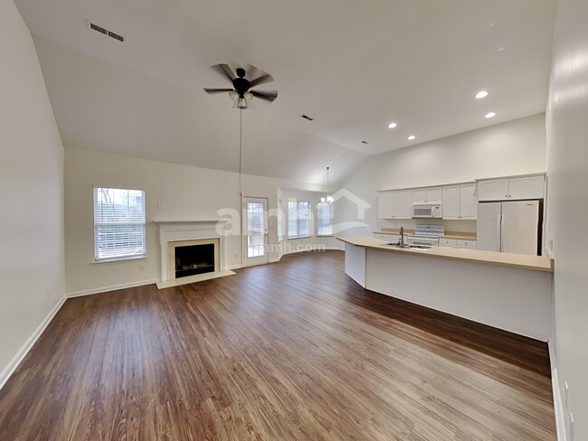 Photo - 315 Madrid Dr