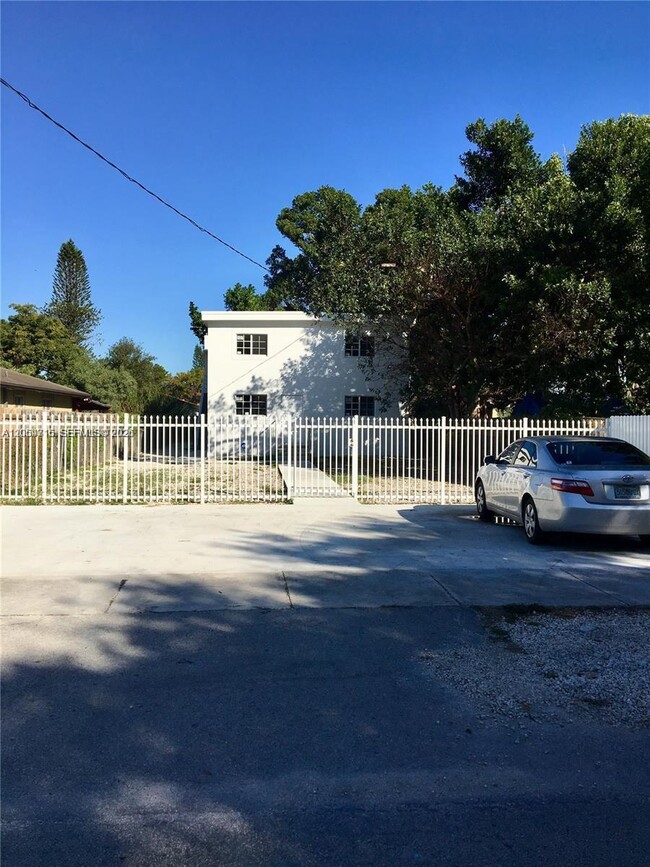 Photo - 1921 NW 59th St Unit D