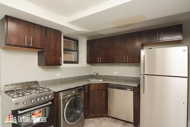 Photo - 421 W Belden Ave
