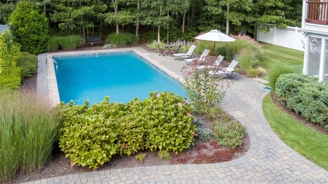 Photo - 37 Arbutus Rd