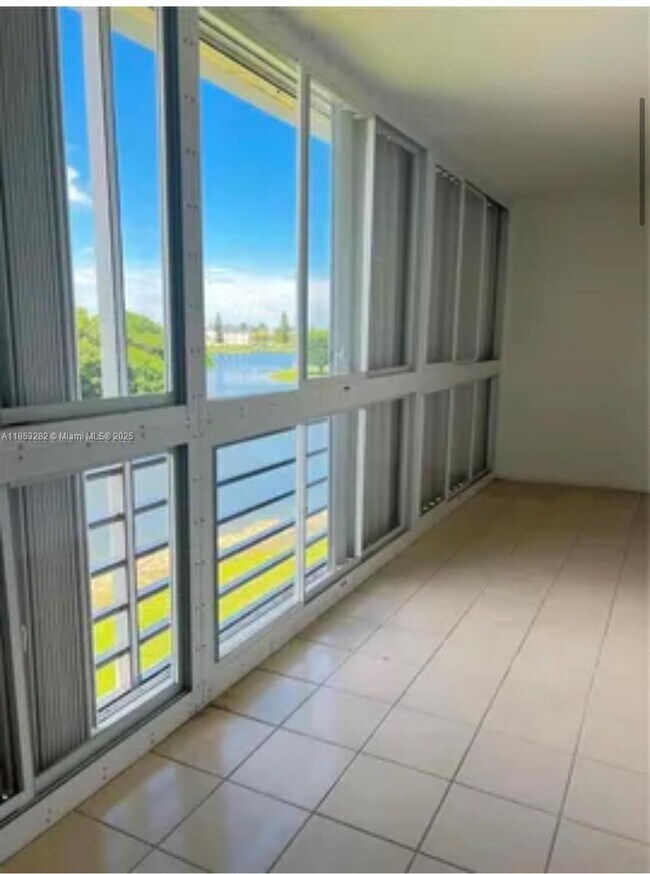 Photo - 4050 Ainslie Dr Unit 4050