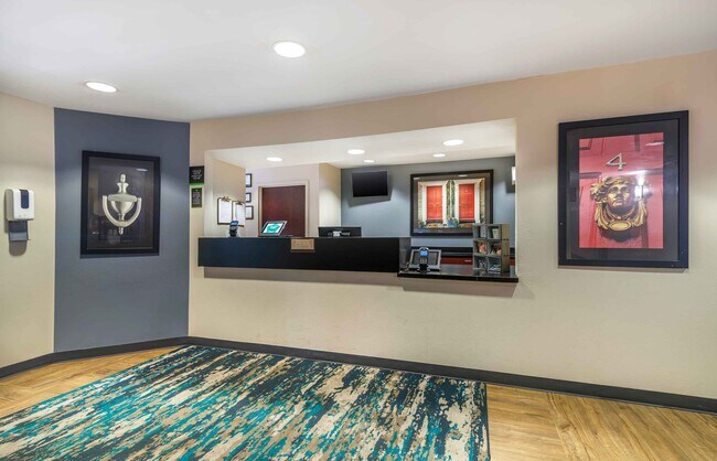 Photo - Furnished Studio-Portland - Scarborough