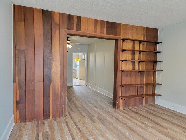Photo - 403 Spruce St