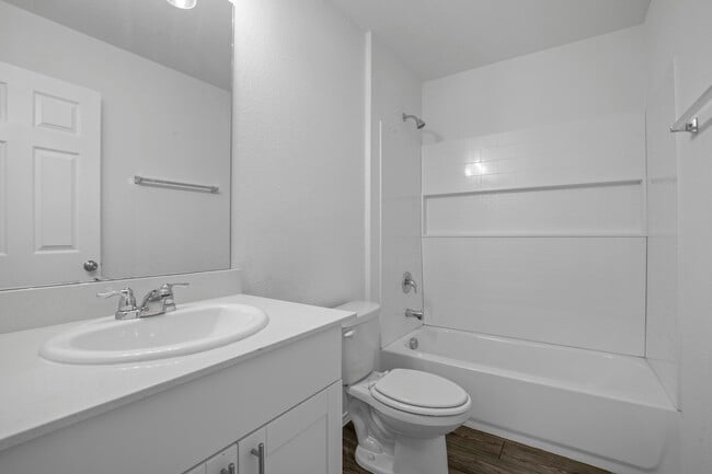 Photo - 4541 Benham Dr