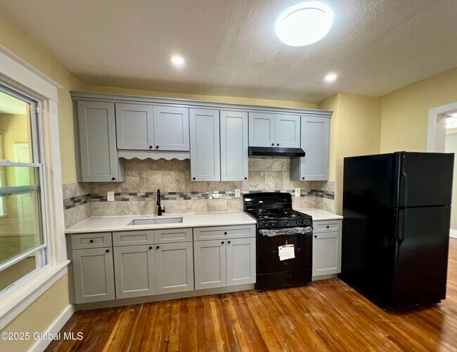 Photo - 213-215 Vrooman Ave Unit 1st Floor