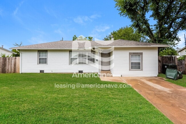 Building Photo - 4017 Dogwood Dr