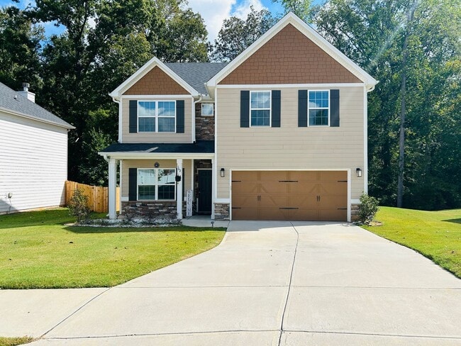 Building Photo - Wow! Beautiful 4 bedroom 2.5 bathroom home...