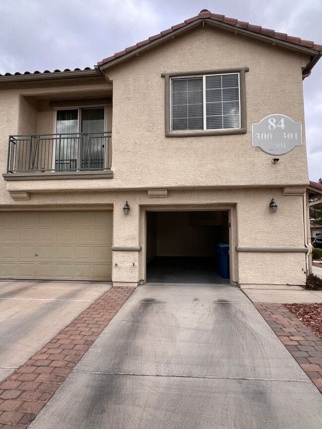 Photo - Southwest / Gated / Community pool and spa