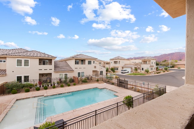 Photo - 140 W Center St