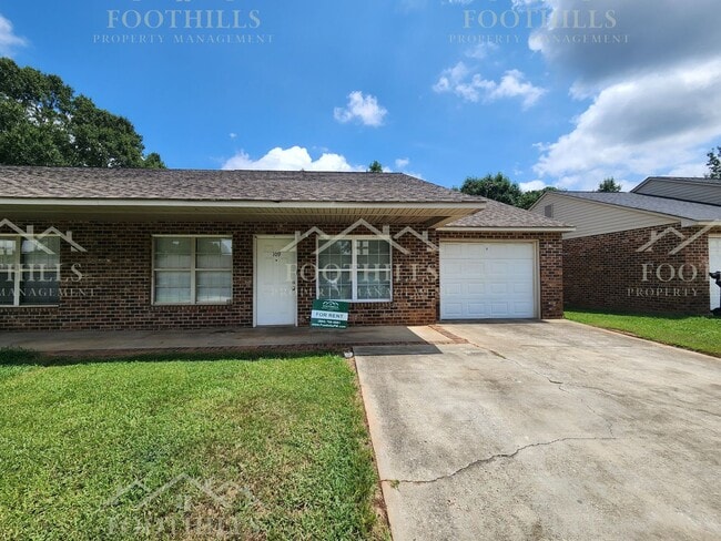 Building Photo - 2 Bedroom Duplex off Hwy 29 S with New Car... Rental