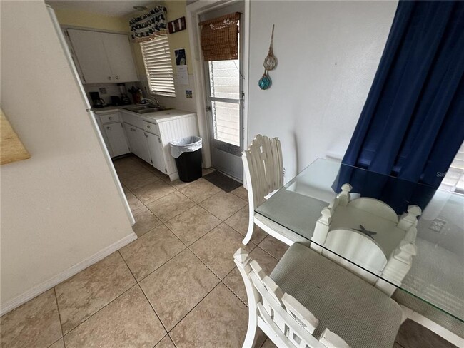 Photo - 40 W Cowles St