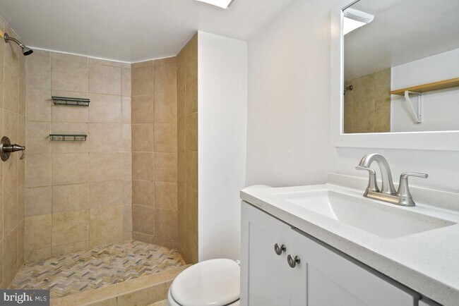 Photo - 471 Florida Ave NW