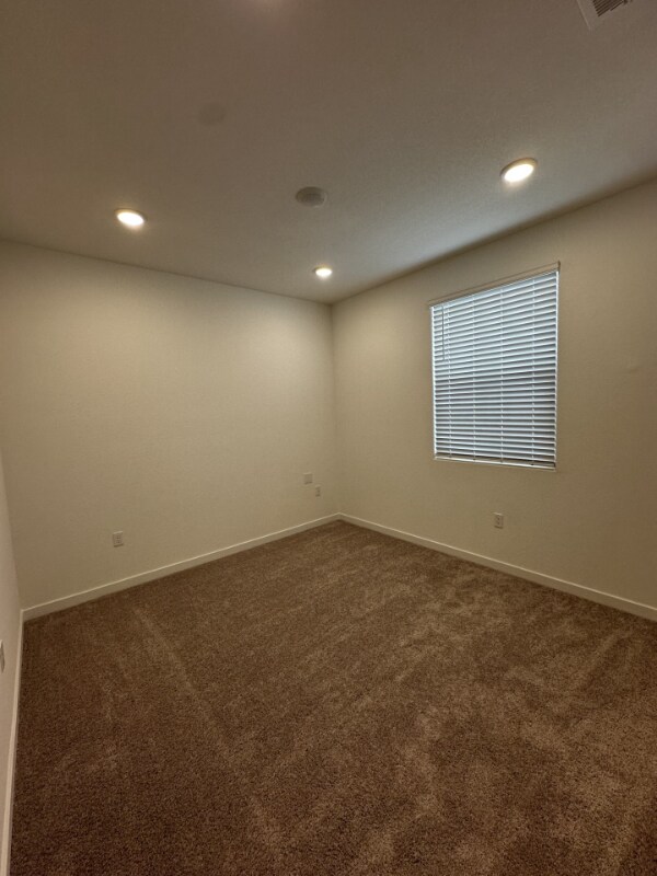 Photo - 1724 Eiffel St