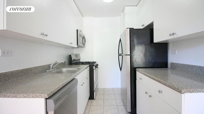 Photo - 621 Amsterdam Ave