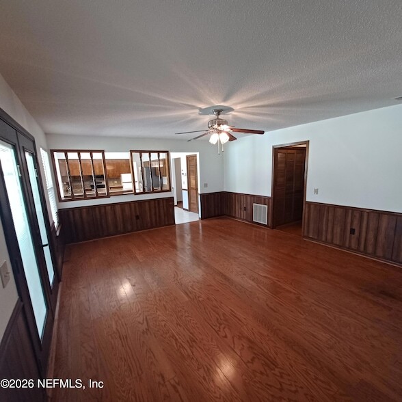 2295 Foxwood Dr