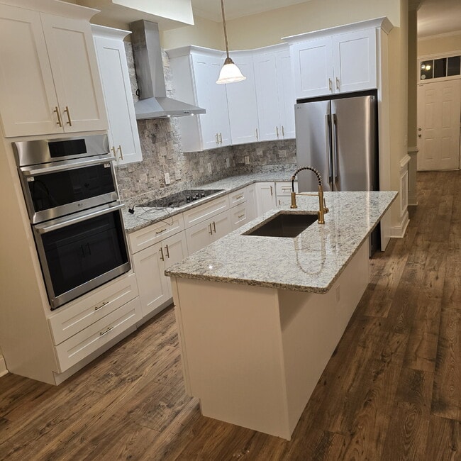 Photo - 5 Bedroom and 4.5 Baths. This home has it ...