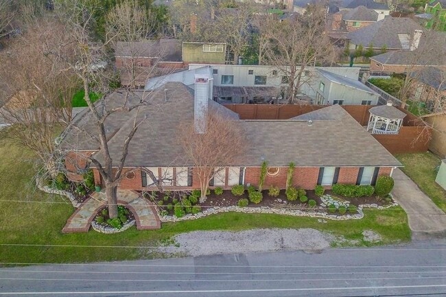 Photo - White Rock Highlands  4 bedrooms, 2.5 baths