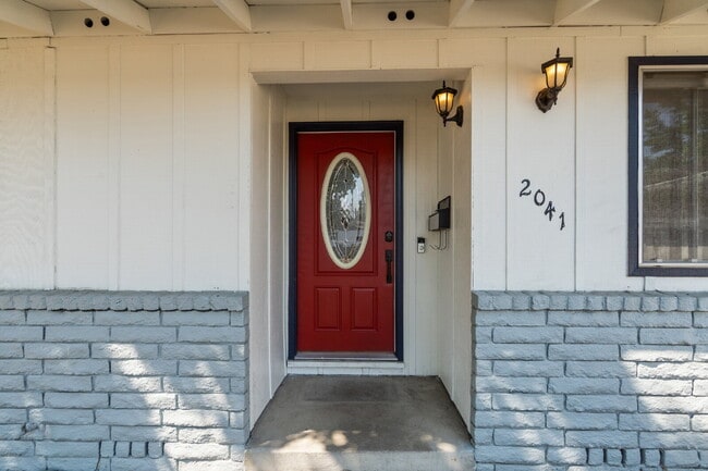 Photo - 2041 Hybiscus St
