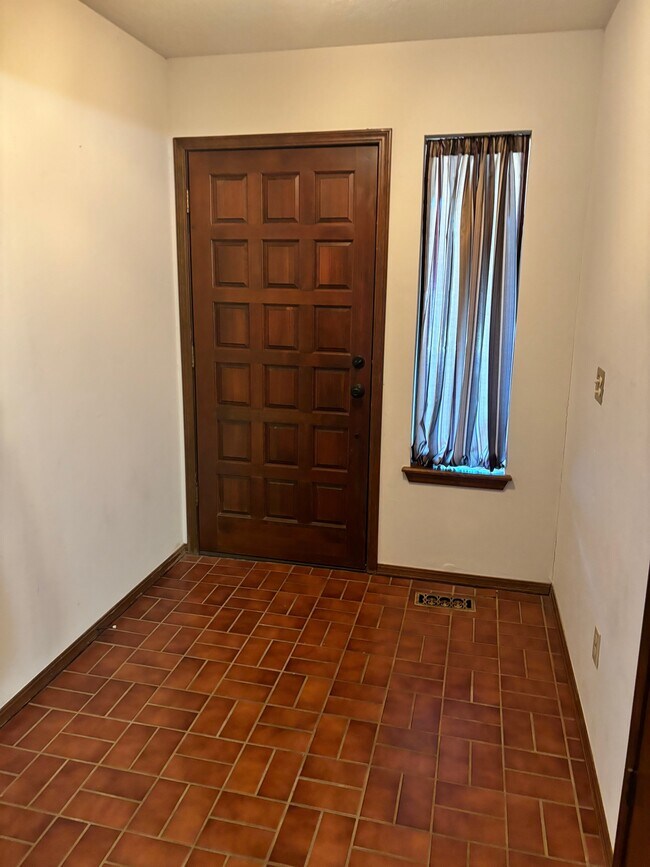 4006 NW 68th St