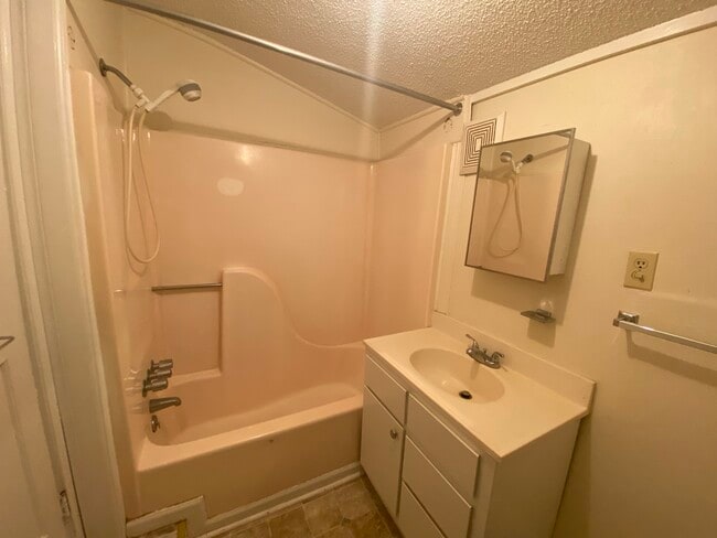 Photo - 3597 Mills Rd