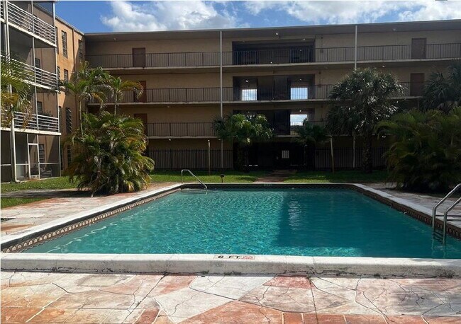 Photo - 4848 NW 24th Ct Condo Unit 432